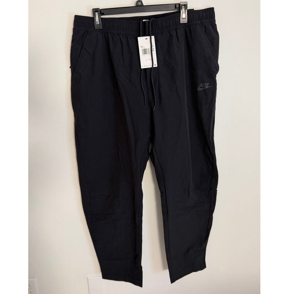 Nike Men's Standard Fit Taper Leg Windbreaker pants NWT size XXL